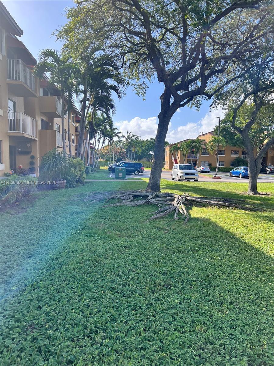 THE COURTS AT KENDALL CON - Residential Lease