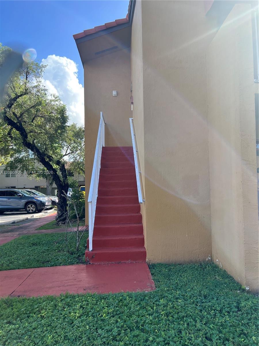 THE COURTS AT KENDALL CON - Residential Lease