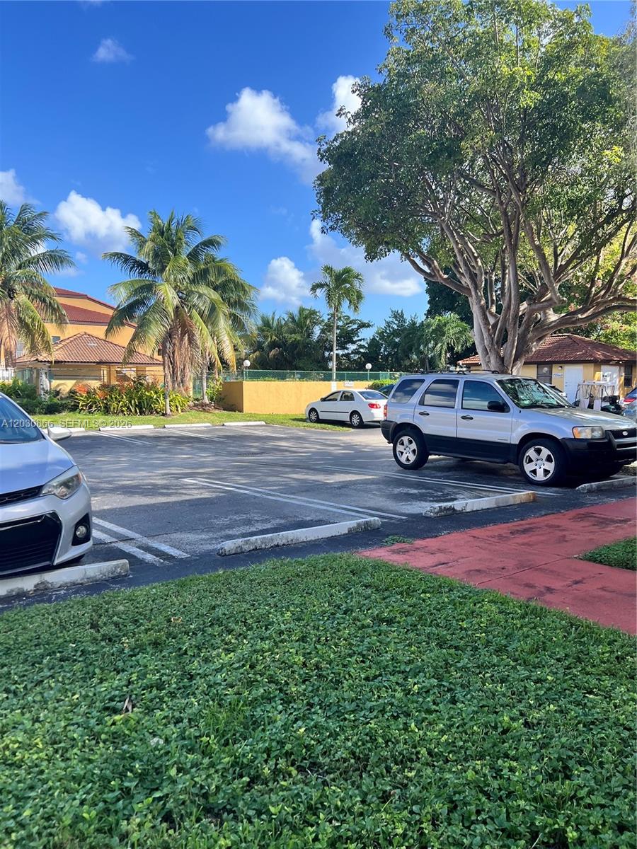 THE COURTS AT KENDALL CON - Residential Lease