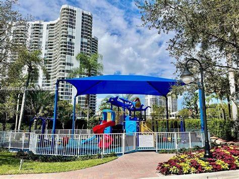 MYSTIC POINTE TOWER 400 C - Residential