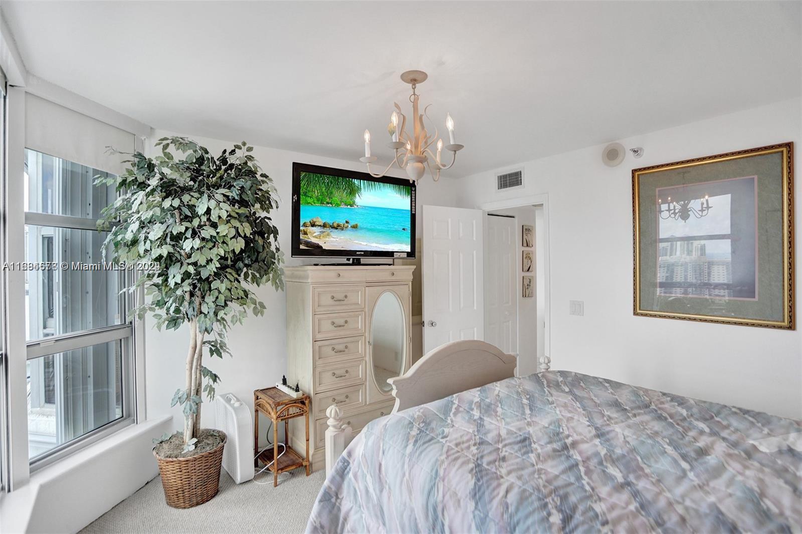 MYSTIC POINTE TOWER 400 C - Residential