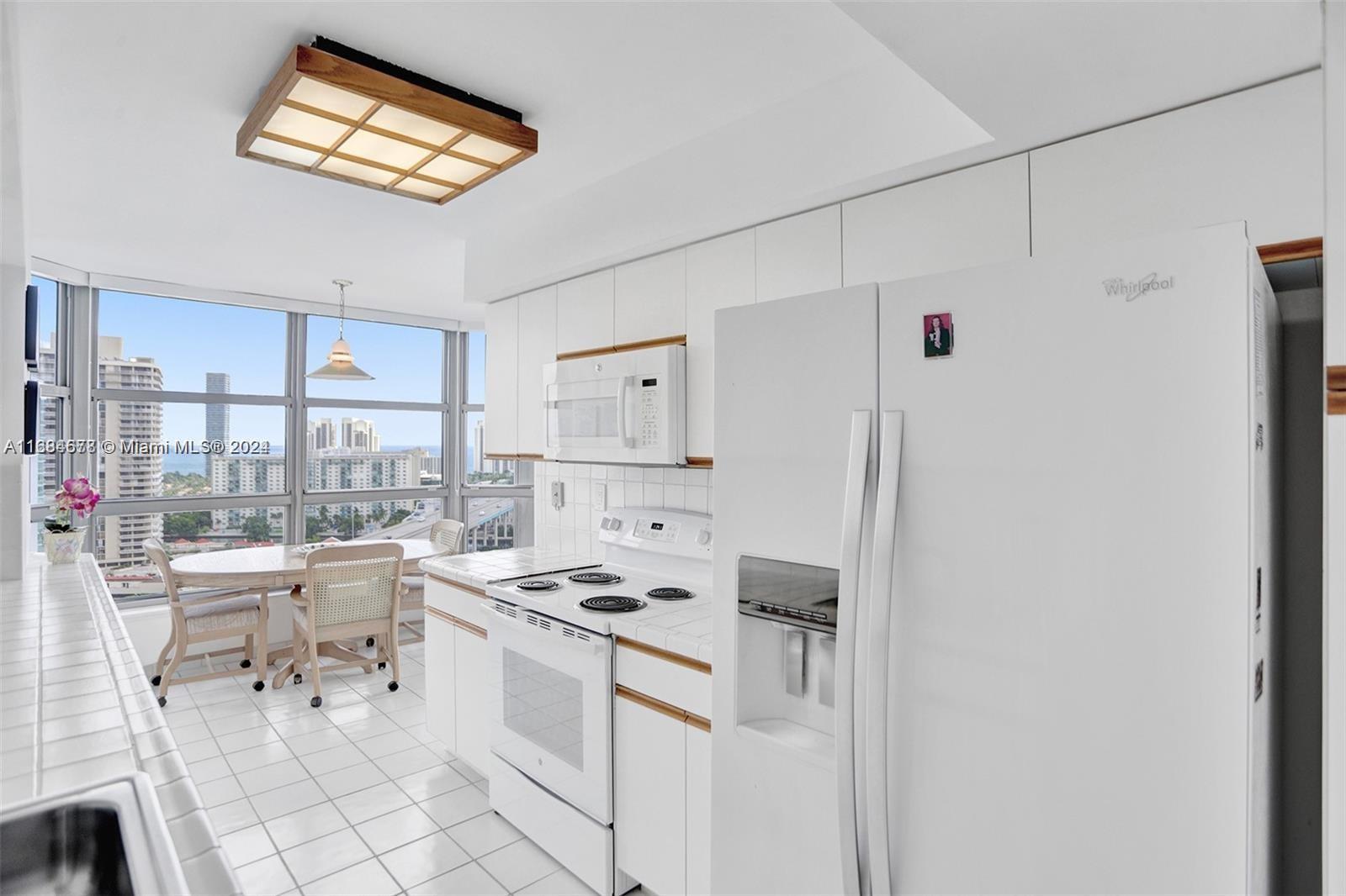 MYSTIC POINTE TOWER 400 C - Residential