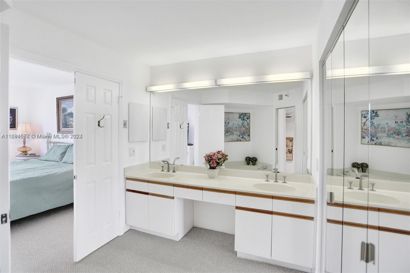 MYSTIC POINTE TOWER 400 C - Residential