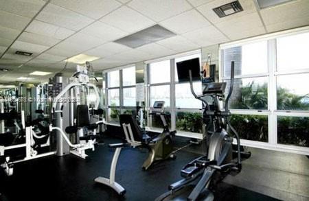 MYSTIC POINTE TOWER 400 C - Residential