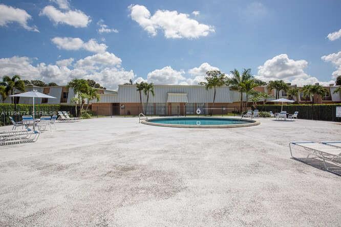 ISLA MERITA CONDOMINIUM I - Residential