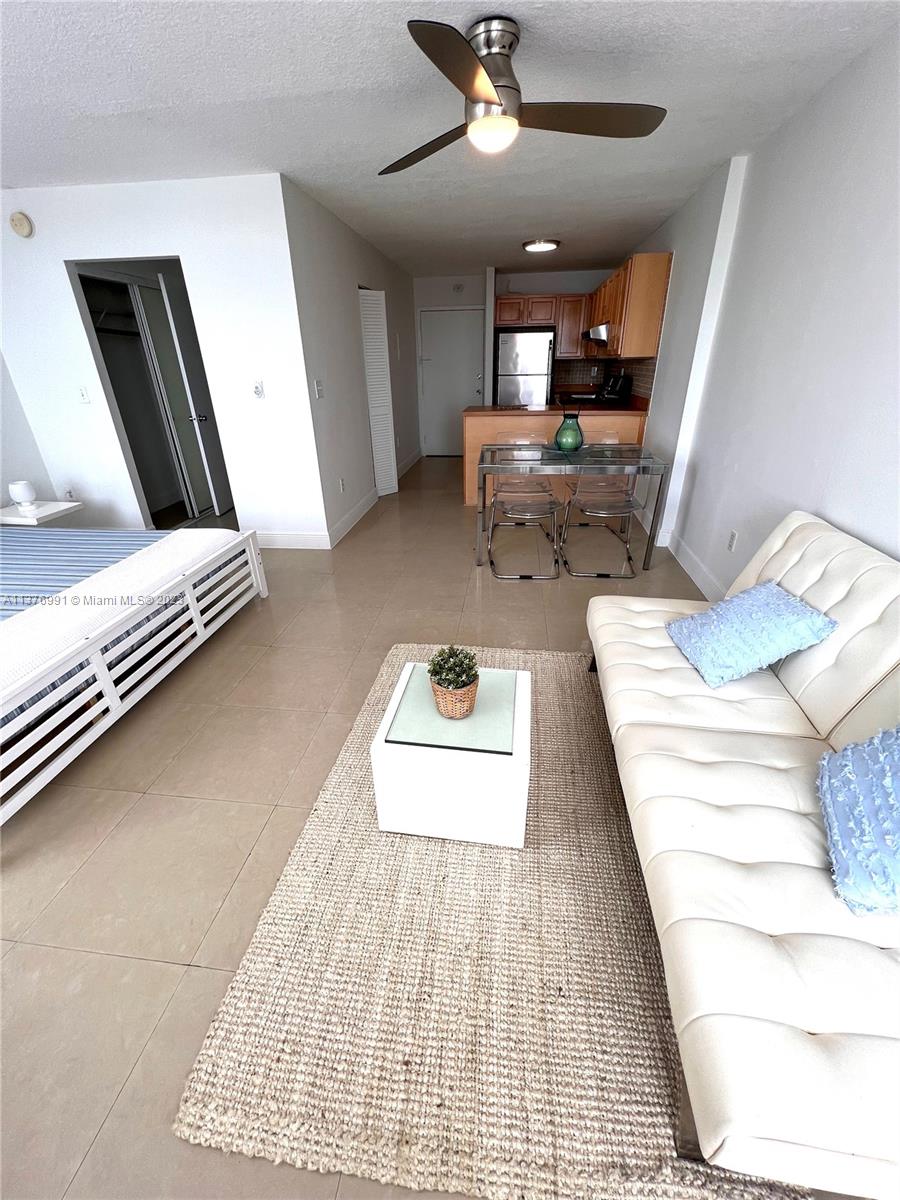 HAMPTON ON WASHINGTON AV - Residential Lease