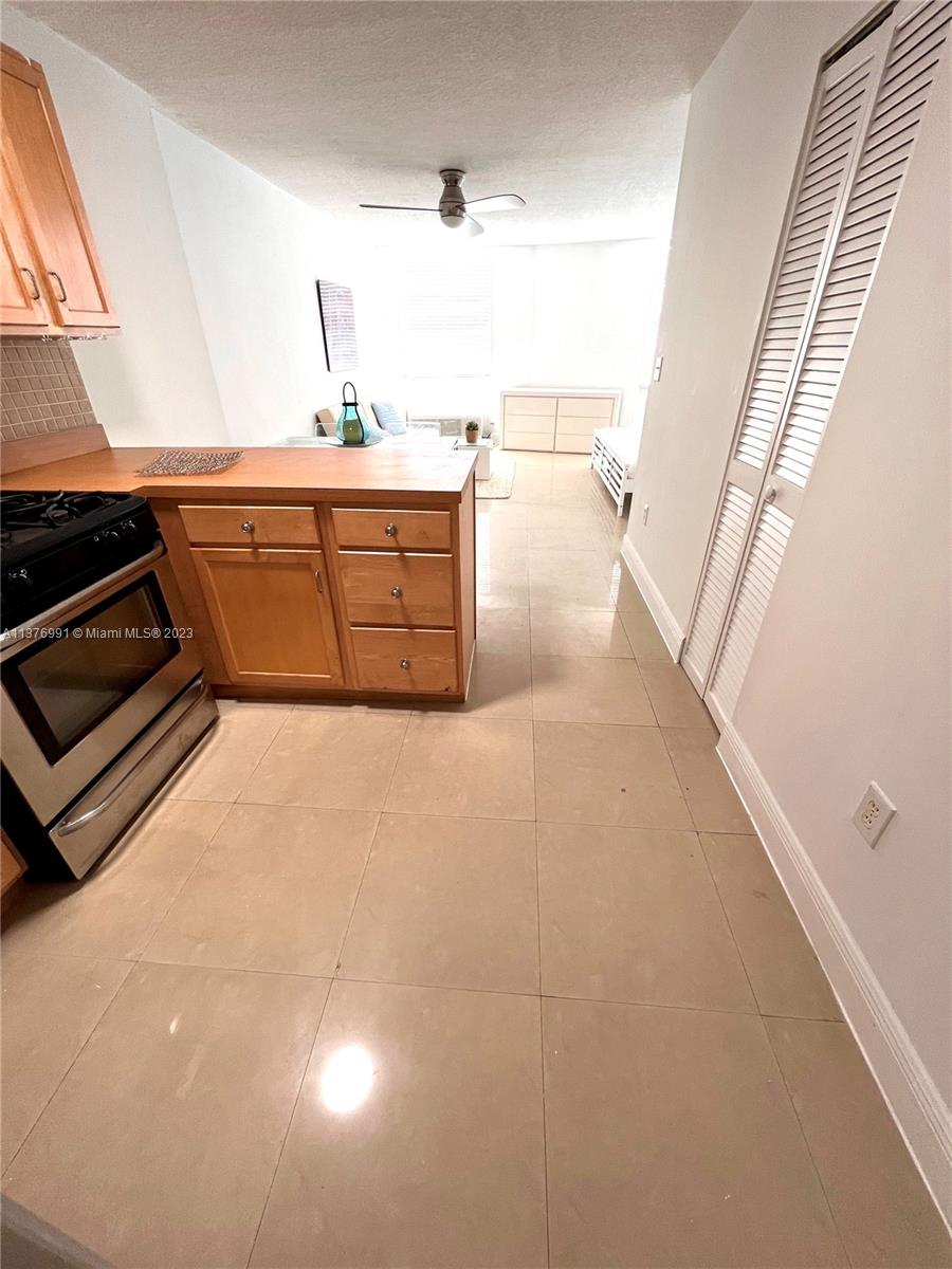 HAMPTON ON WASHINGTON AV - Residential Lease