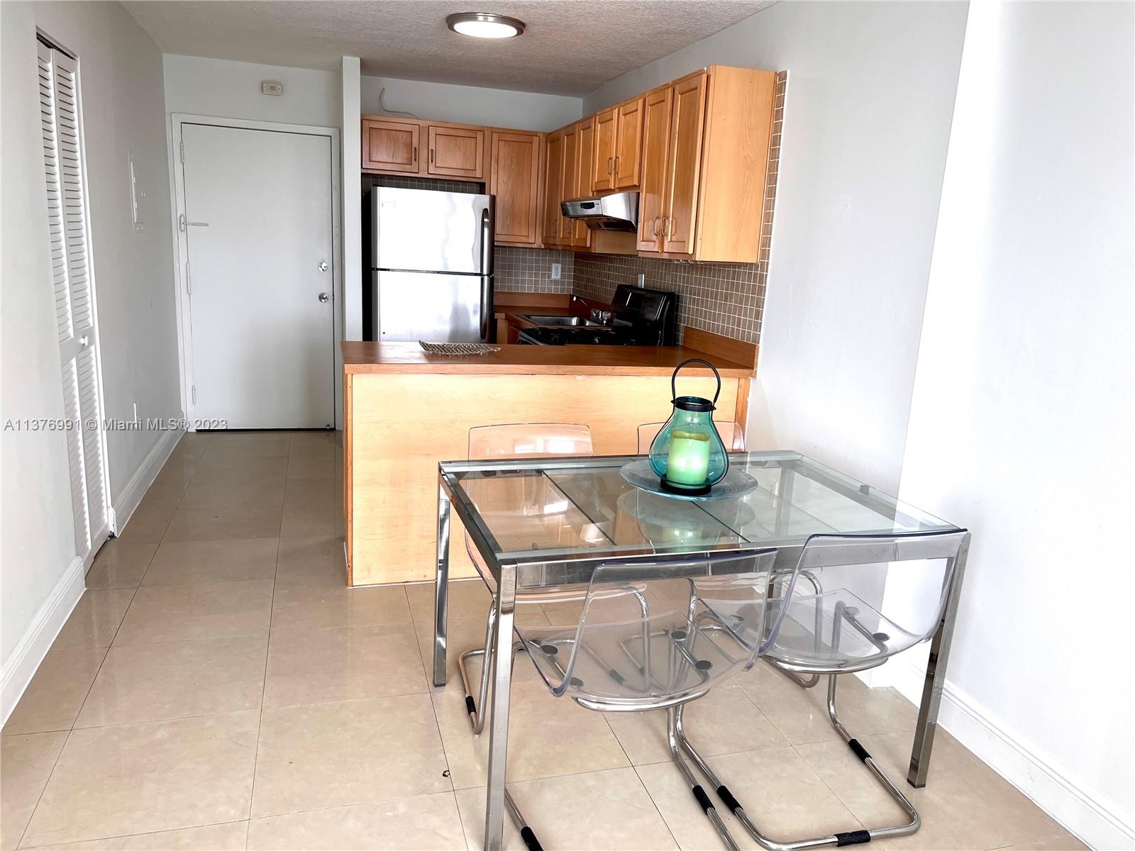 HAMPTON ON WASHINGTON AV - Residential Lease
