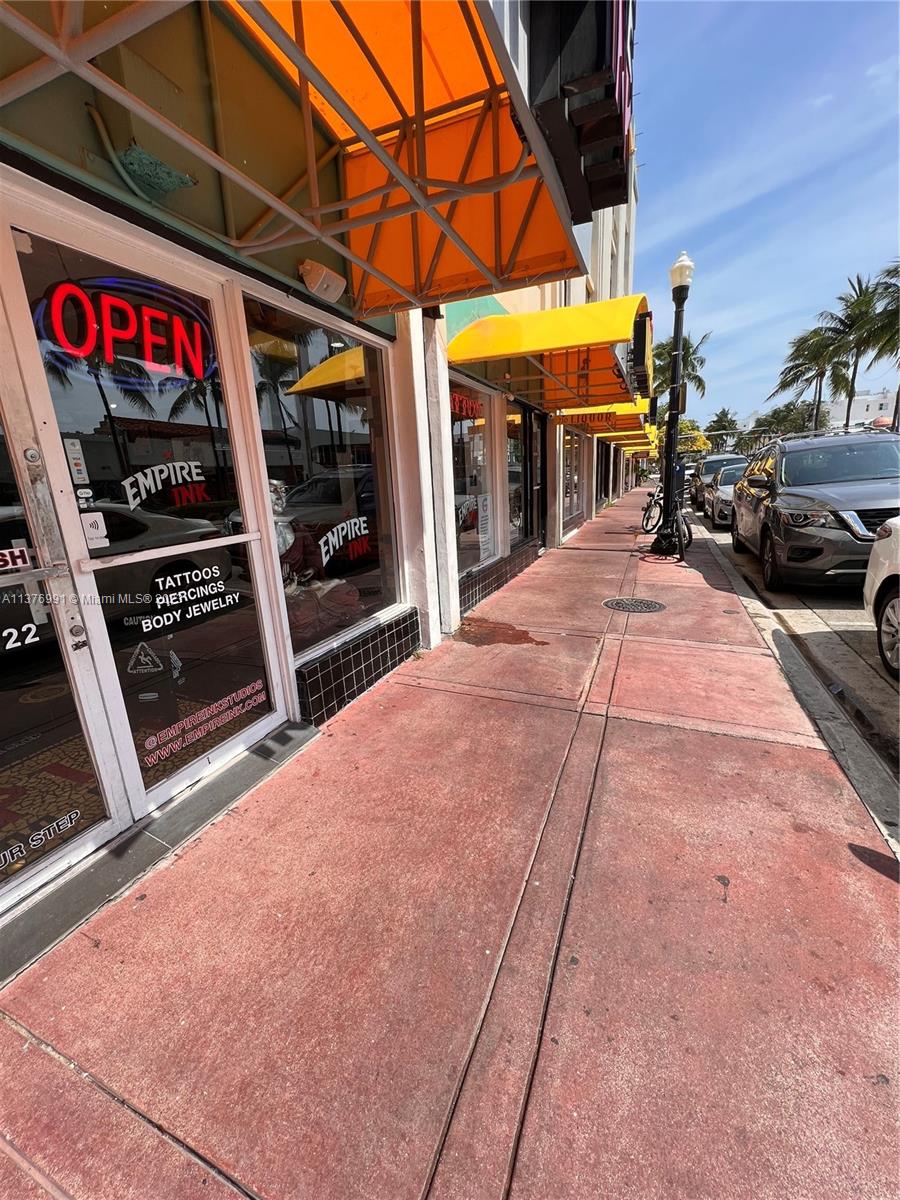 HAMPTON ON WASHINGTON AV - Residential Lease