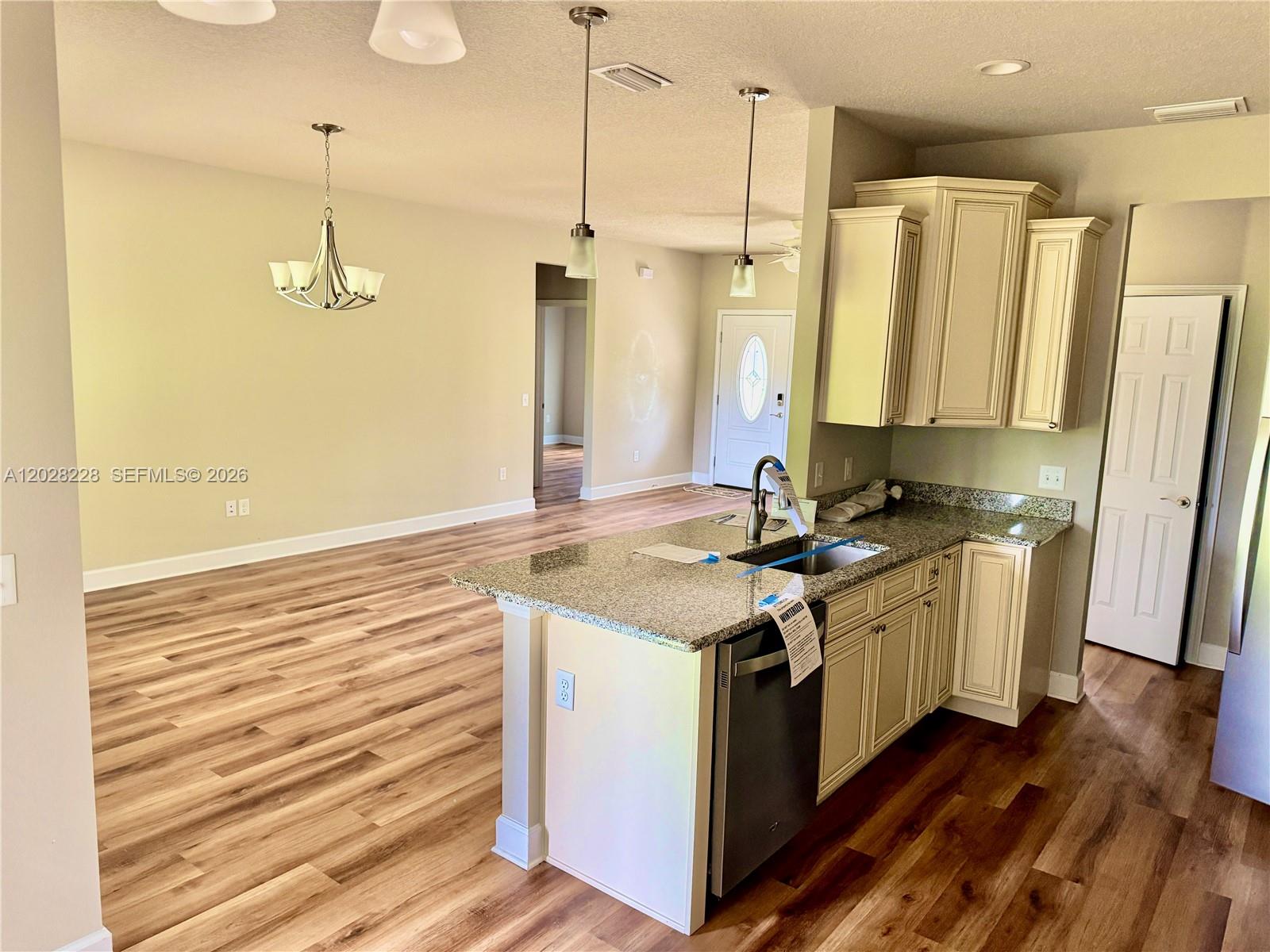 WILLISTON HIGHLANDS GOLF - Residential