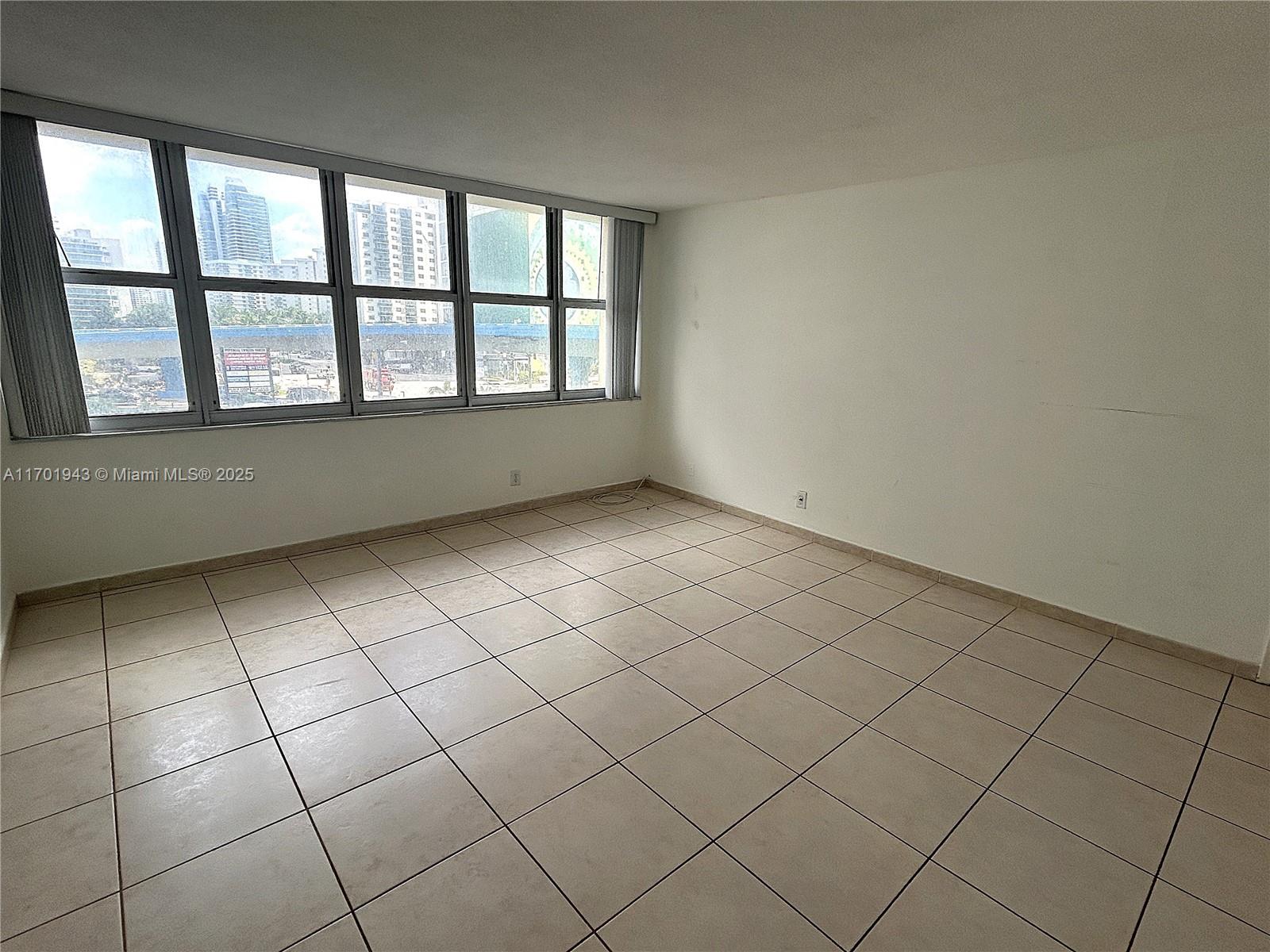 IMPERIAL TOWERS APTS COND - Residential