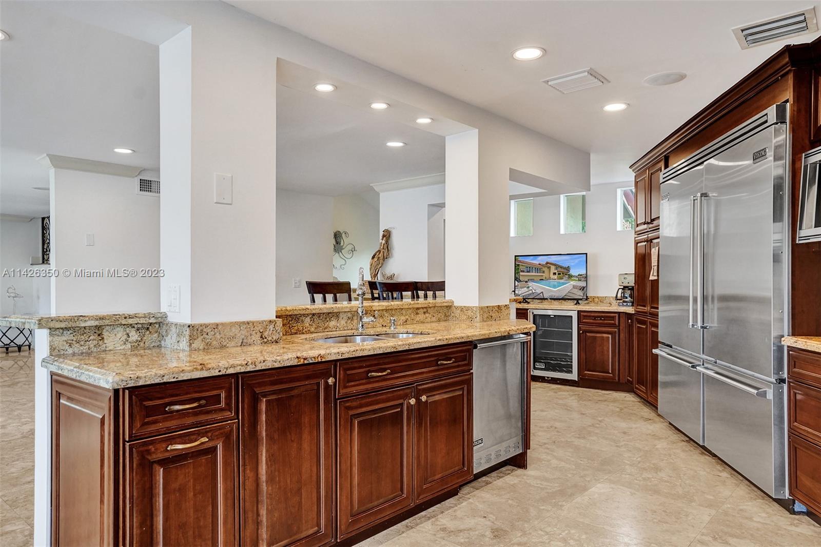 EASTERN SHORES - Residential