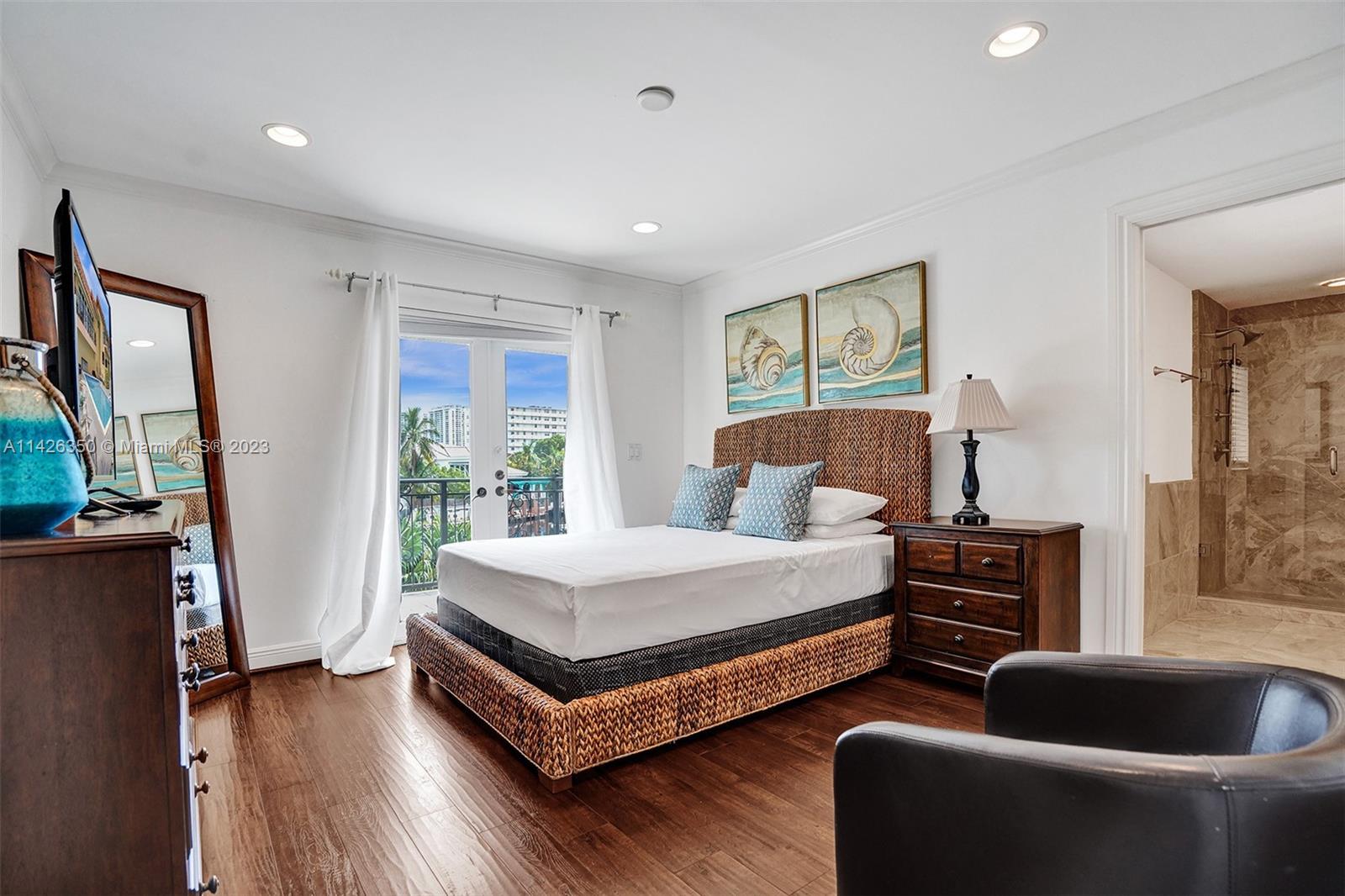 EASTERN SHORES - Residential