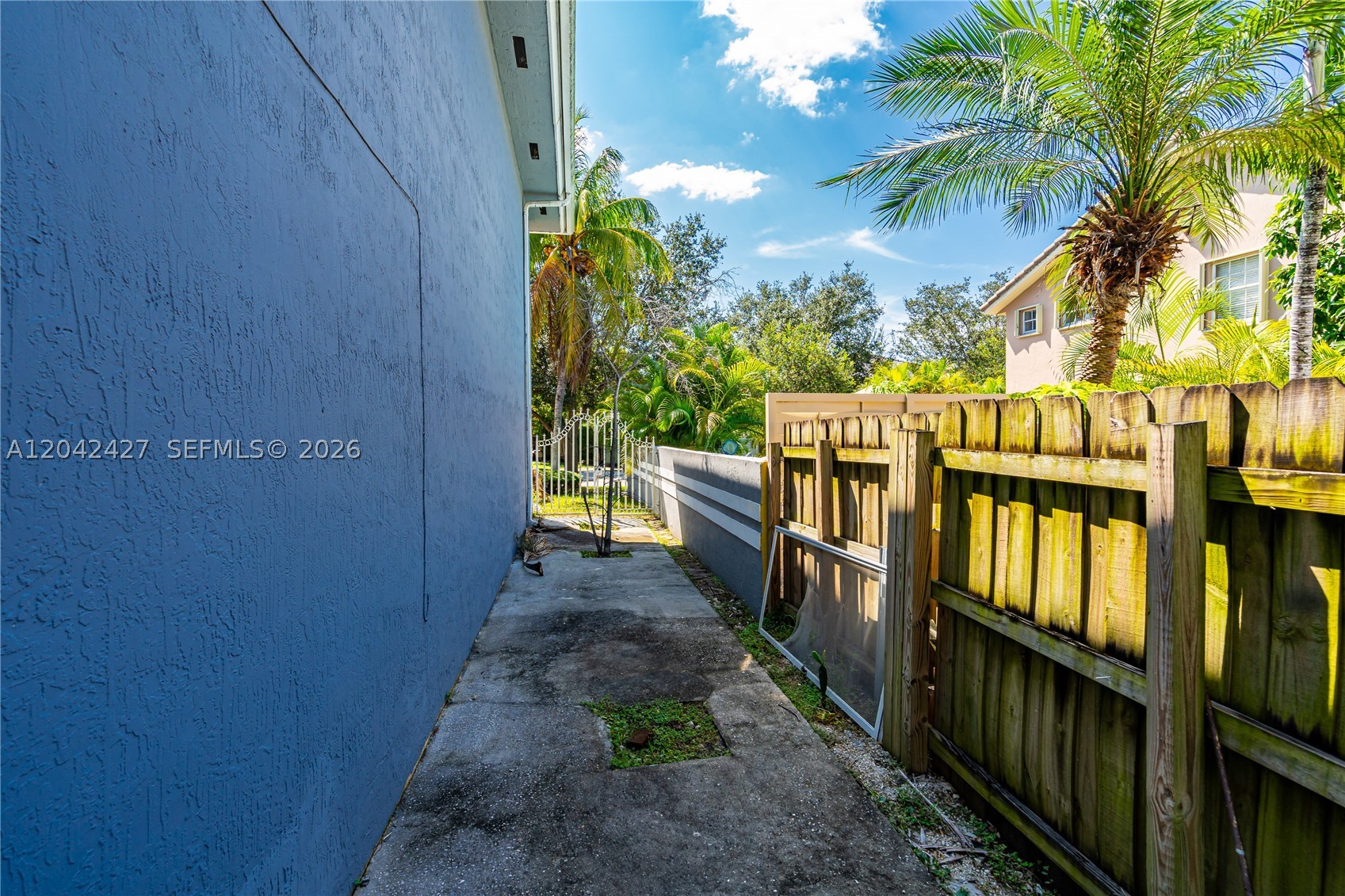 WEST LAKES GARDENS 1ST AD - Residential