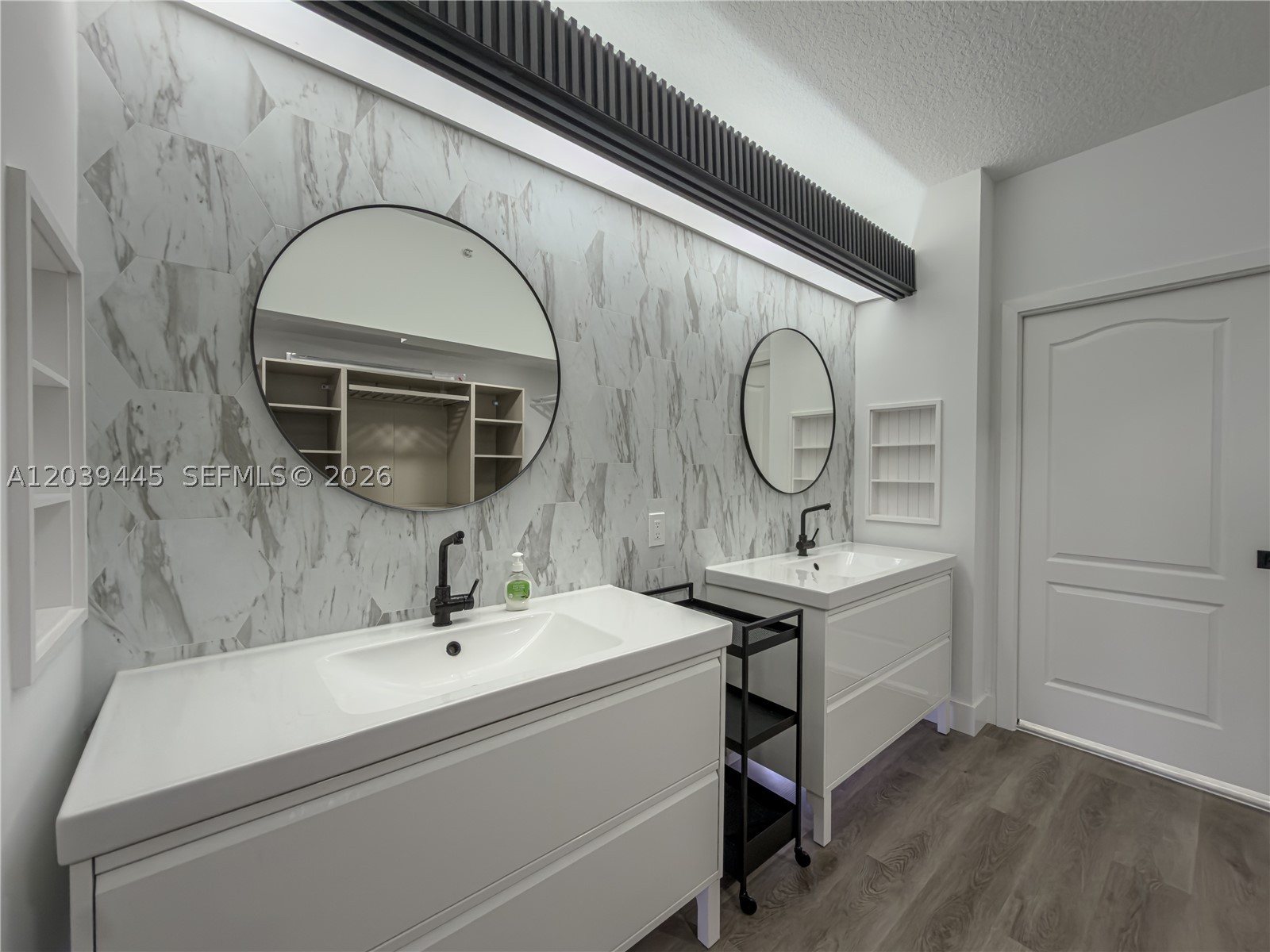 CAPTIVA CONDO B - Residential