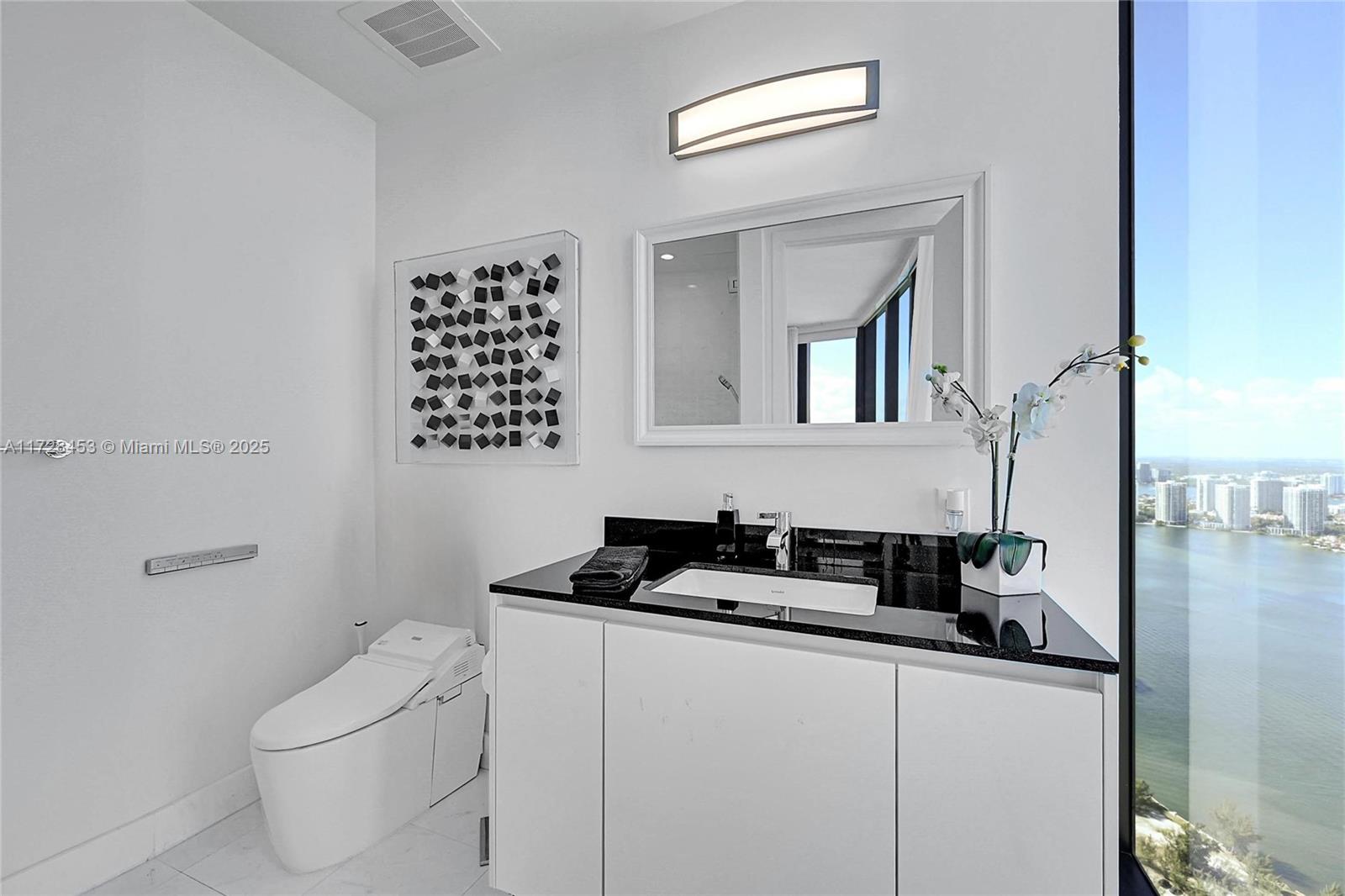 18555 COLLINS AVENUE COND - Residential