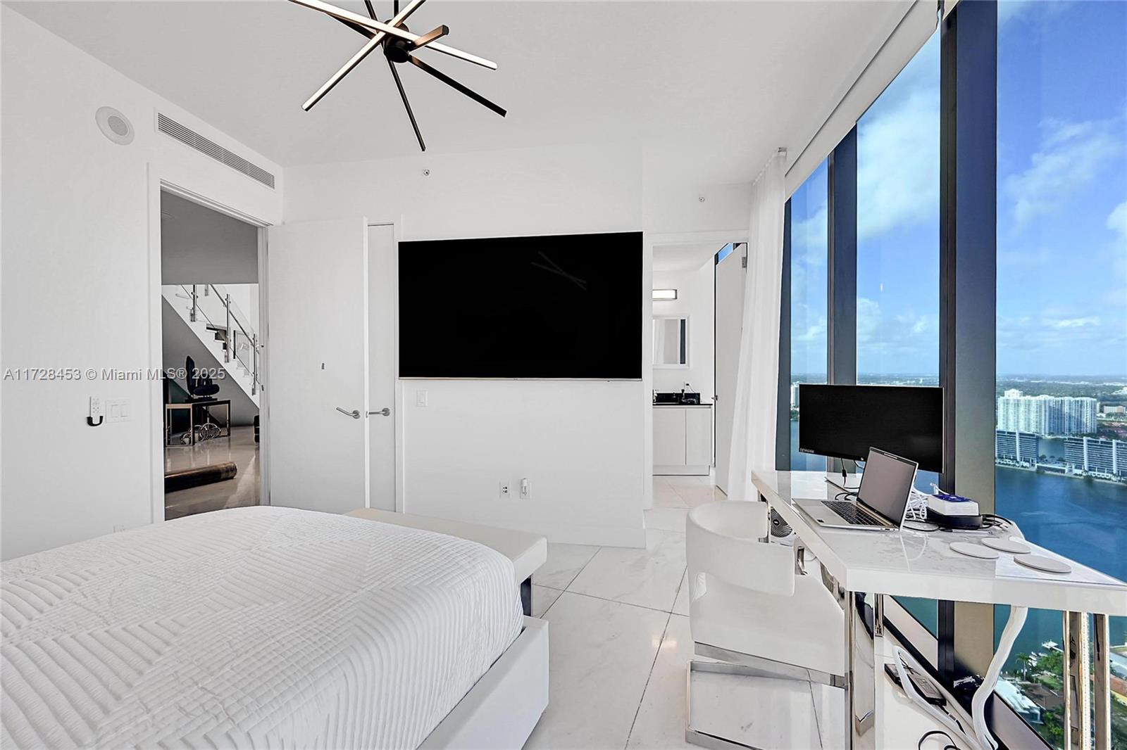 18555 COLLINS AVENUE COND - Residential