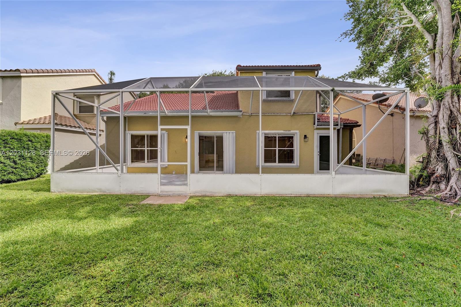 EMBASSY LAKES - Residential