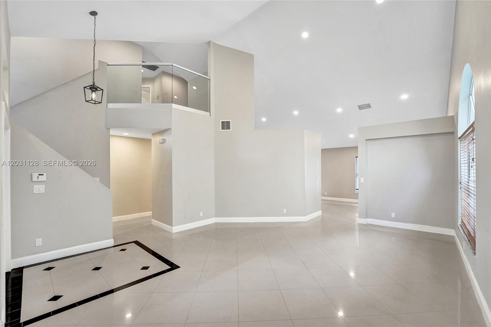 EMBASSY LAKES - Residential