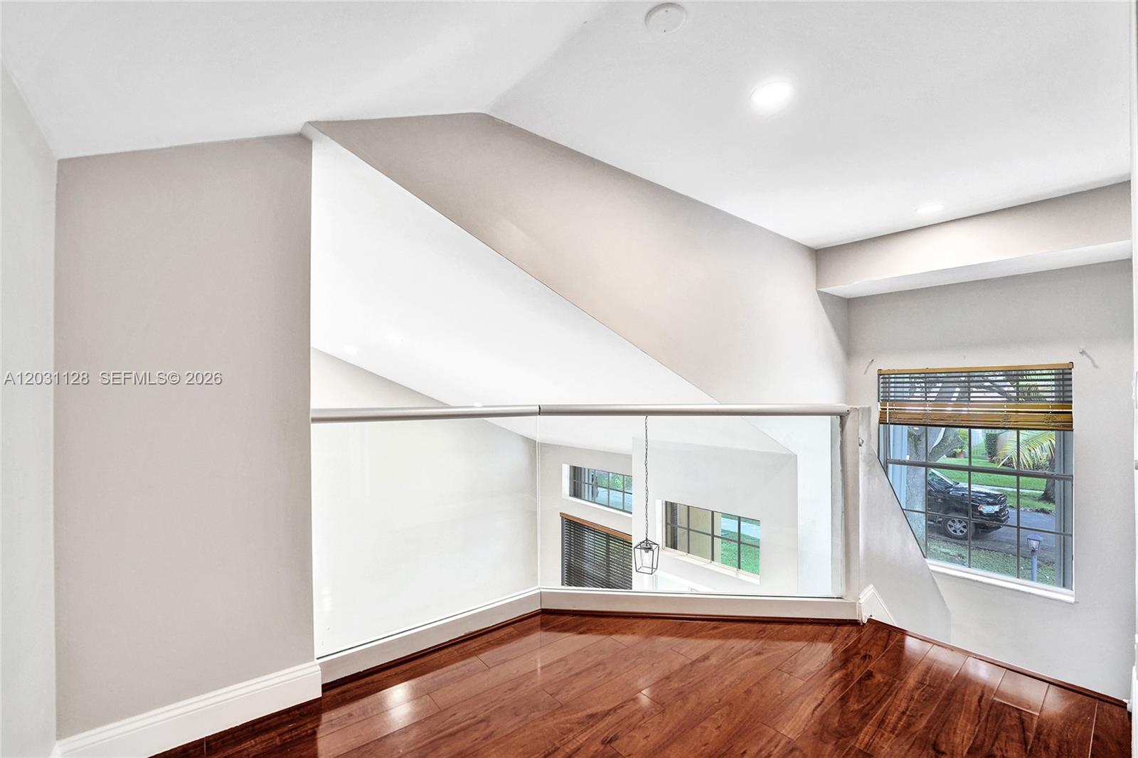 EMBASSY LAKES - Residential