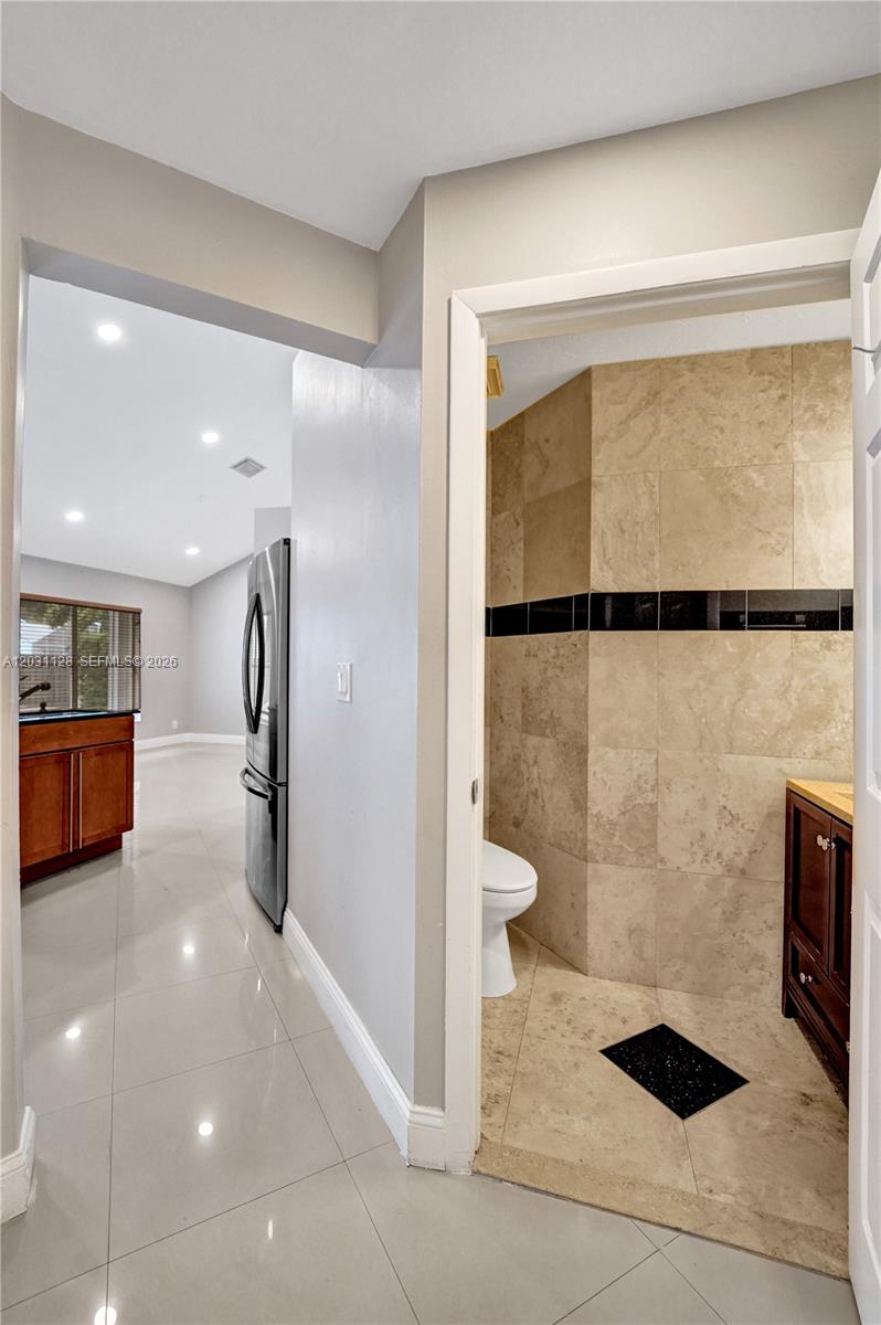 EMBASSY LAKES - Residential