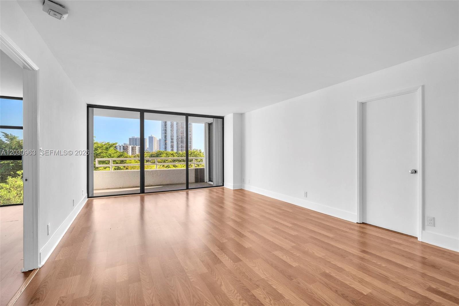 DELVISTA TOWERS CONDO - Residential