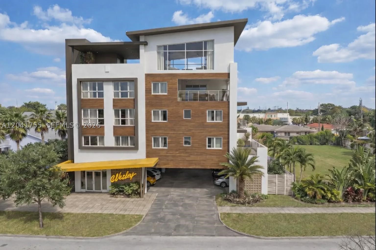 HOLLYWOOD LITTLE RANCHES - Residential Lease