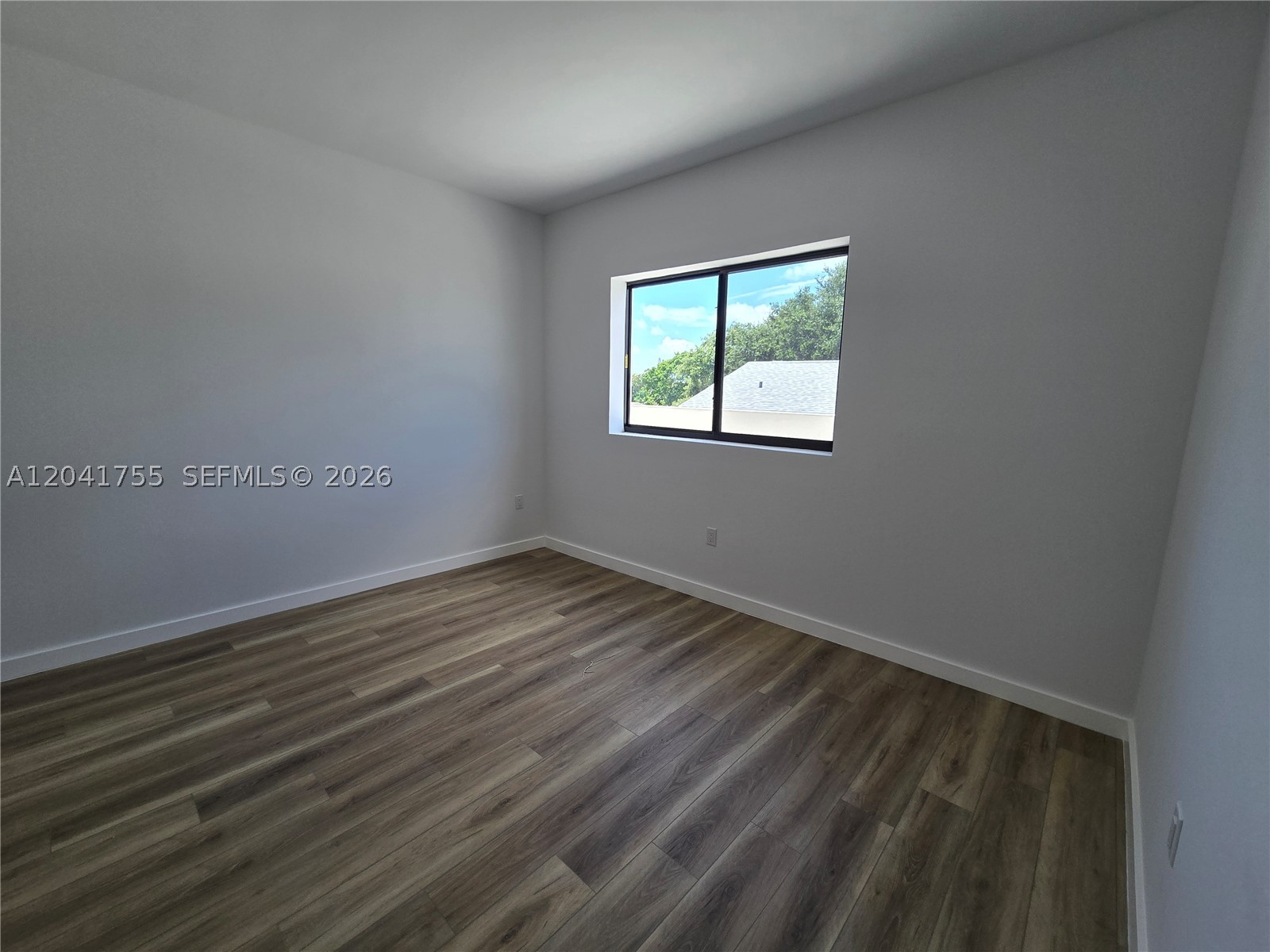 HOLLYWOOD LITTLE RANCHES - Residential Lease