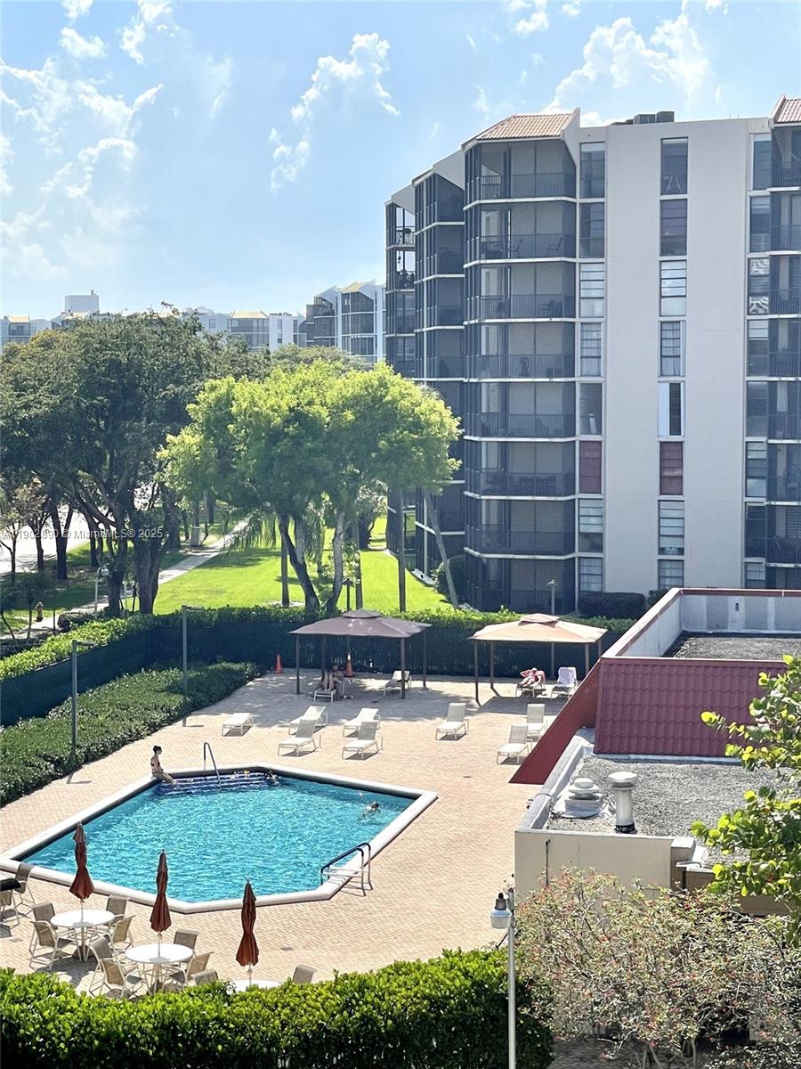 BRAVURA I CONDO - Residential Lease