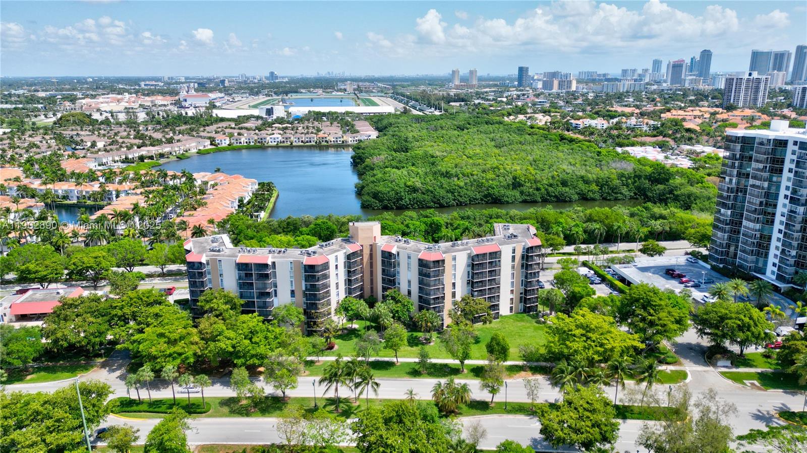 BRAVURA I CONDO - Residential Lease
