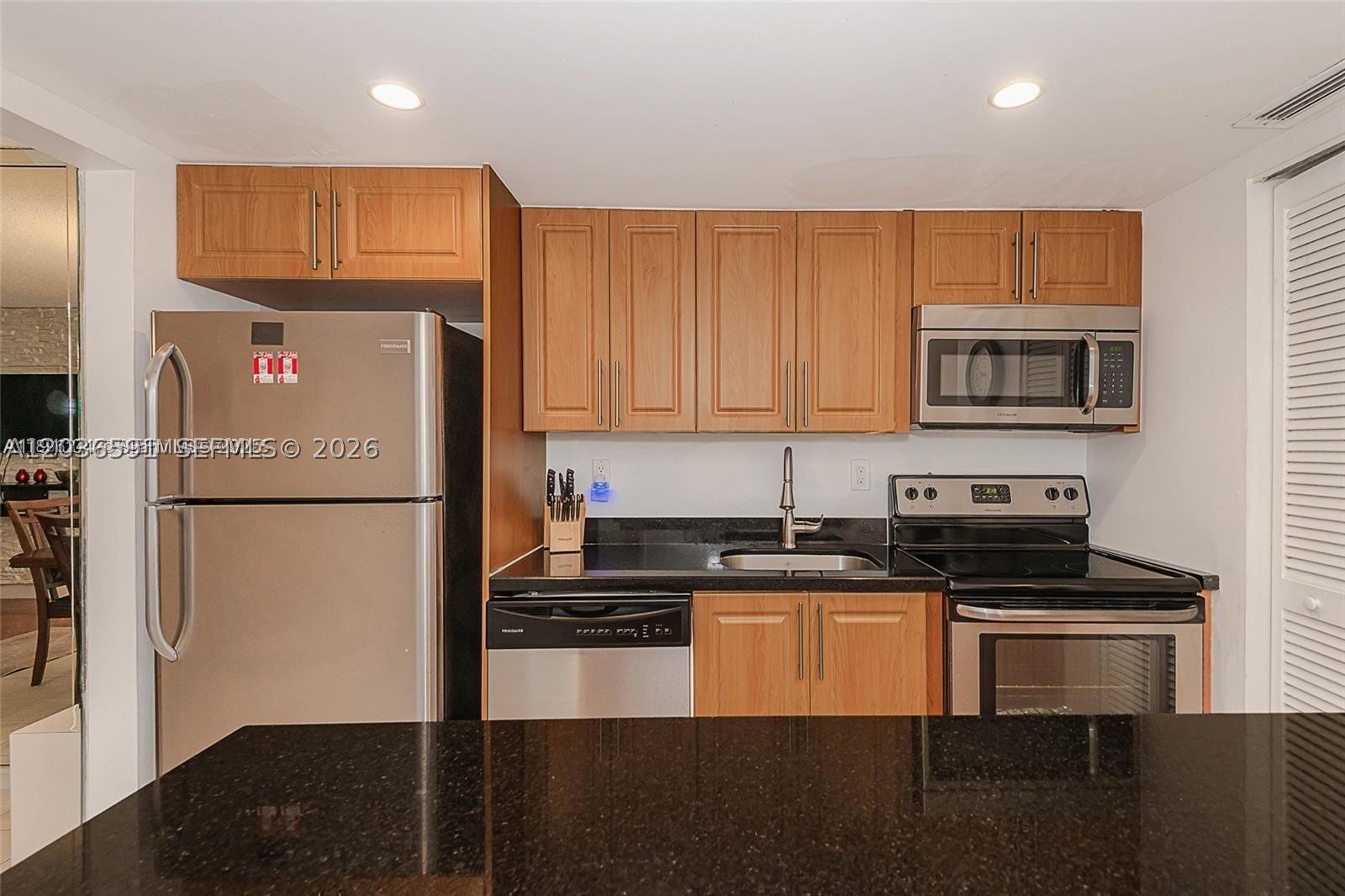 LE CARTIER CONDO - Residential Lease