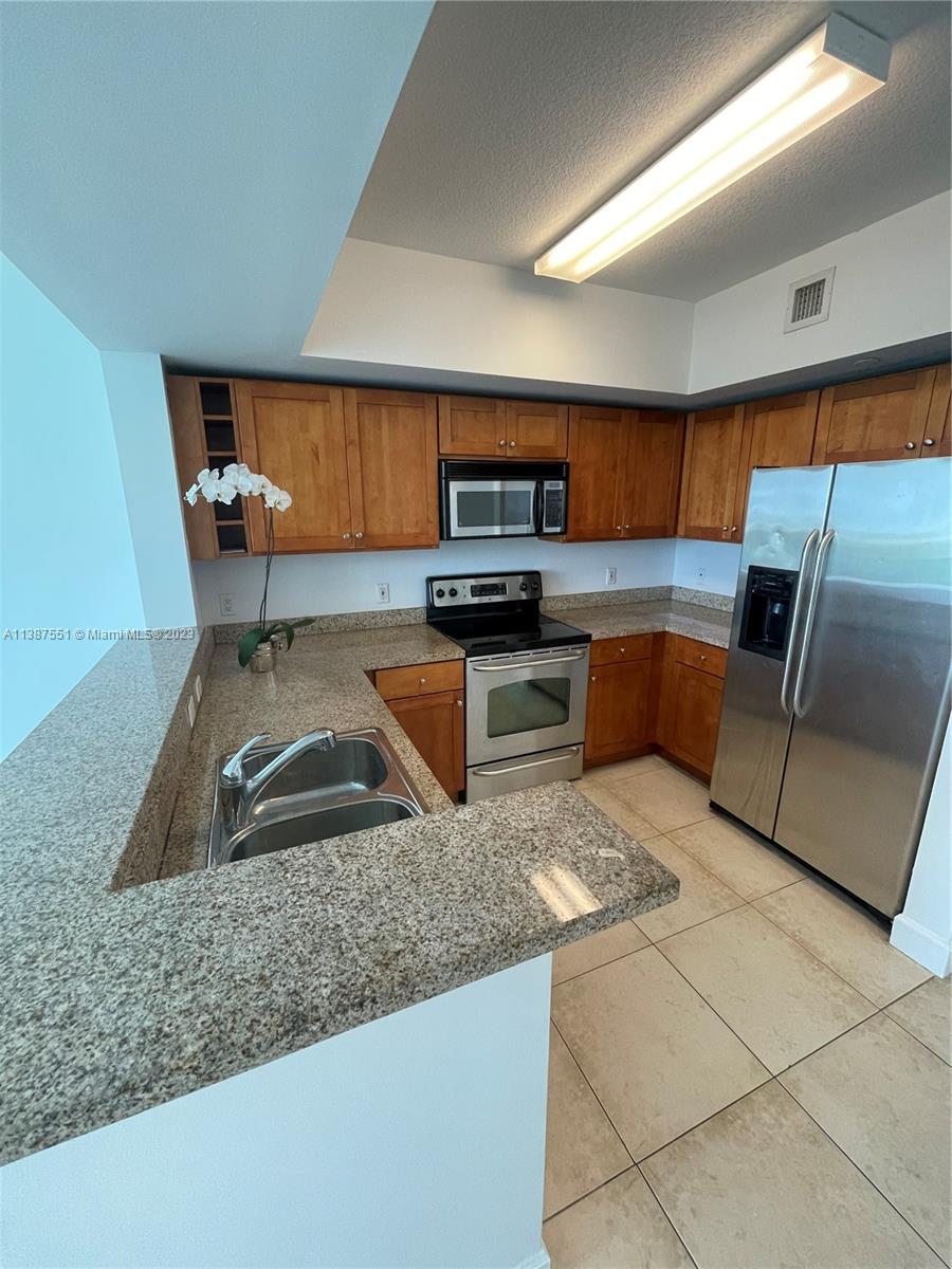BRICKELL VIEW WEST CONDO - Residential Lease