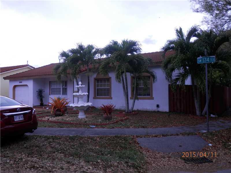 Beautiful 3/2 stylish home with a 1 Car garage.  Corner home patio with  room for a boat. Walk in to this spacious and bright home with remodeled kitchen, stainless steel appliances and tiled floors.  Spacious master bedroom, remodeled bath with spacious  walk in closet.  Close to the Metro Zoo area, Turnpike and Malls. Alarm service system included in the rent.  Call today before it's gone!