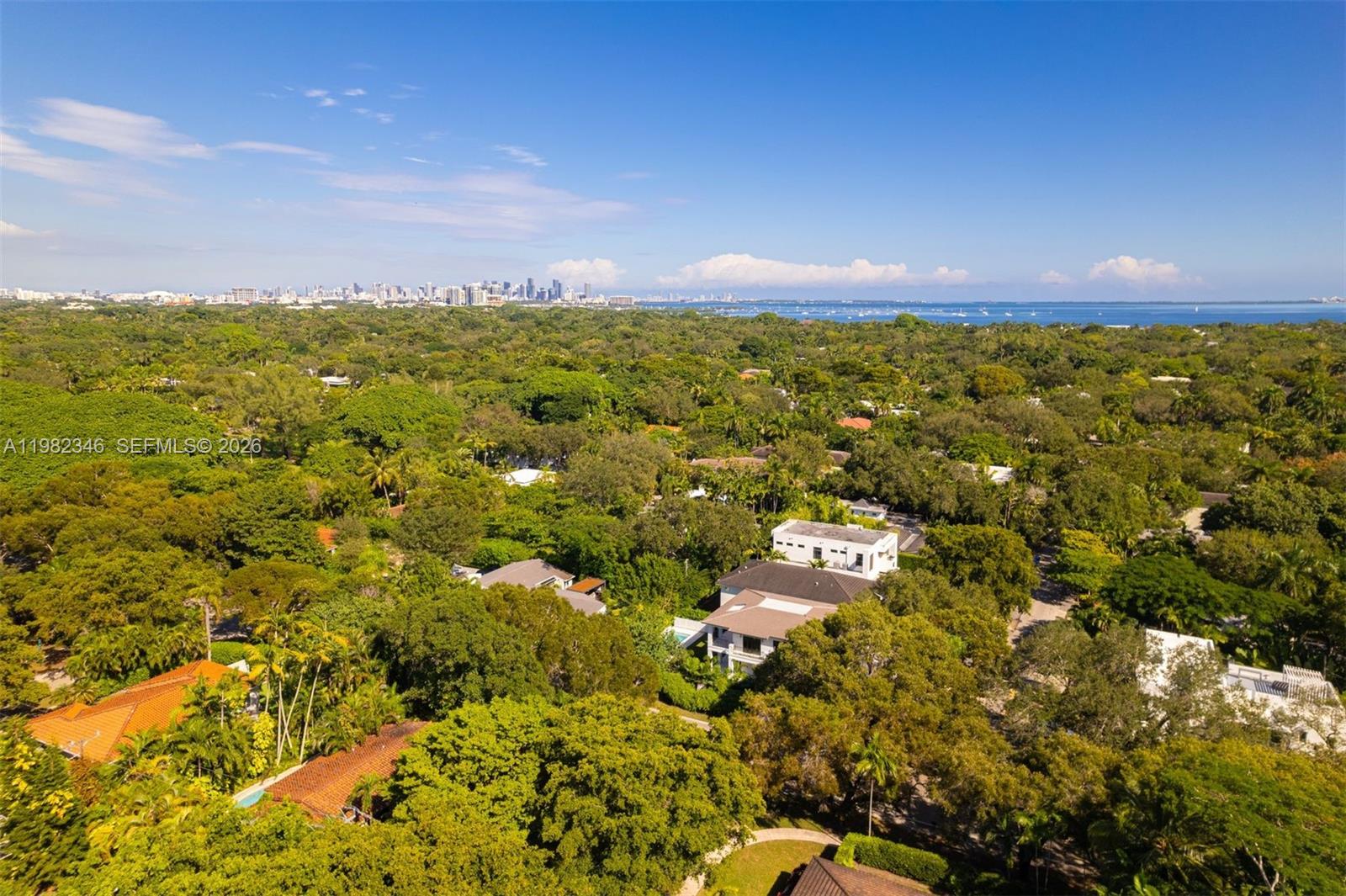 COCONUT GROVE MANOR - Residential