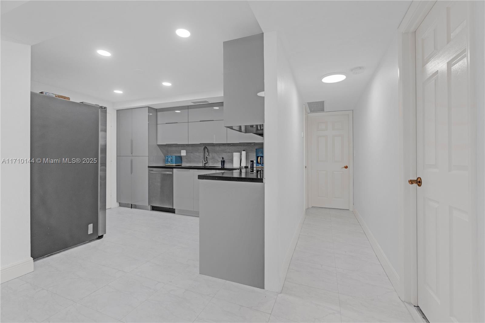 ALLINGTON TOWERS CONDO - Residential