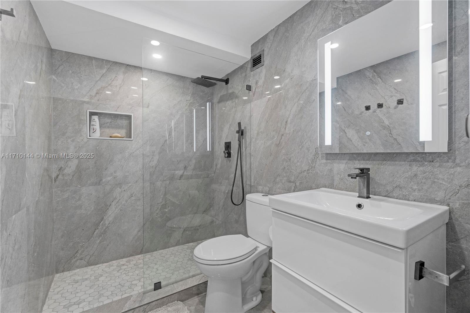 ALLINGTON TOWERS CONDO - Residential