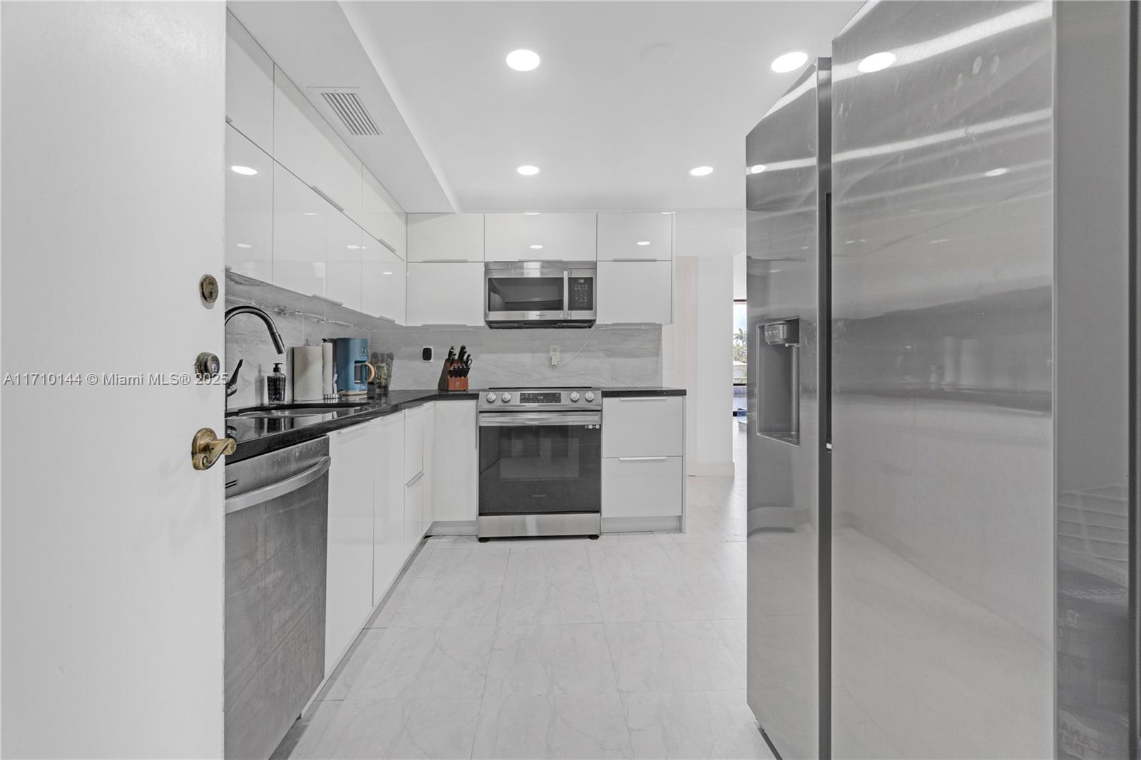 ALLINGTON TOWERS CONDO - Residential