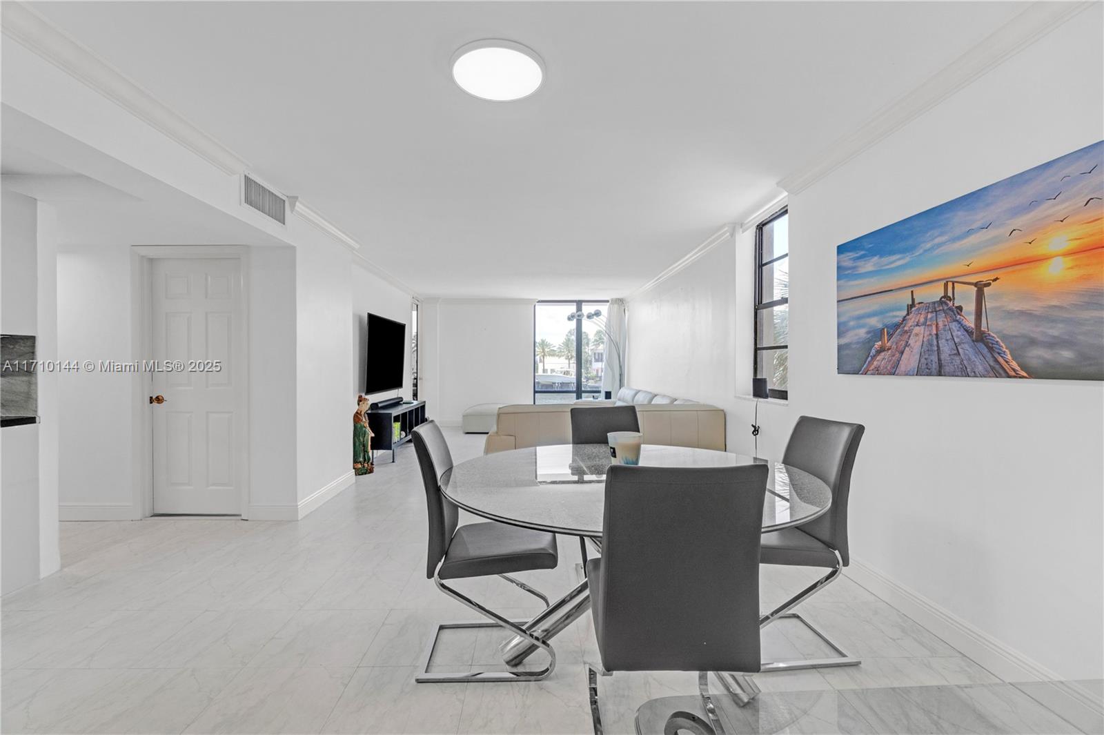 ALLINGTON TOWERS CONDO - Residential