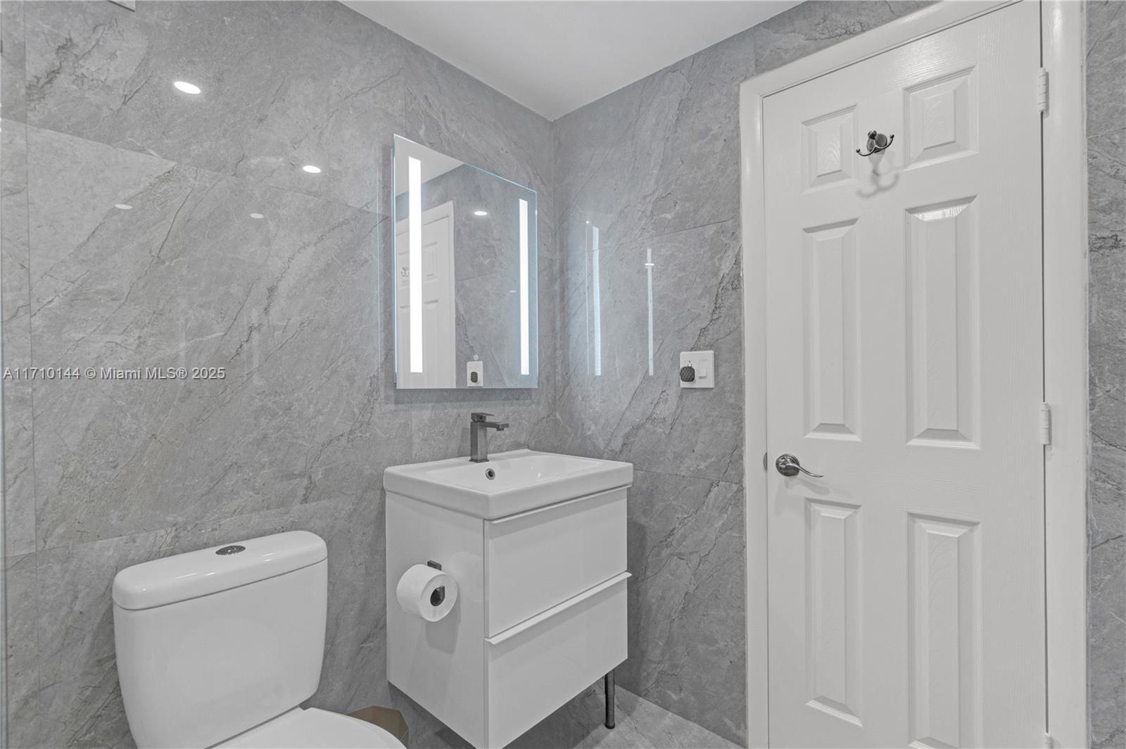 ALLINGTON TOWERS CONDO - Residential