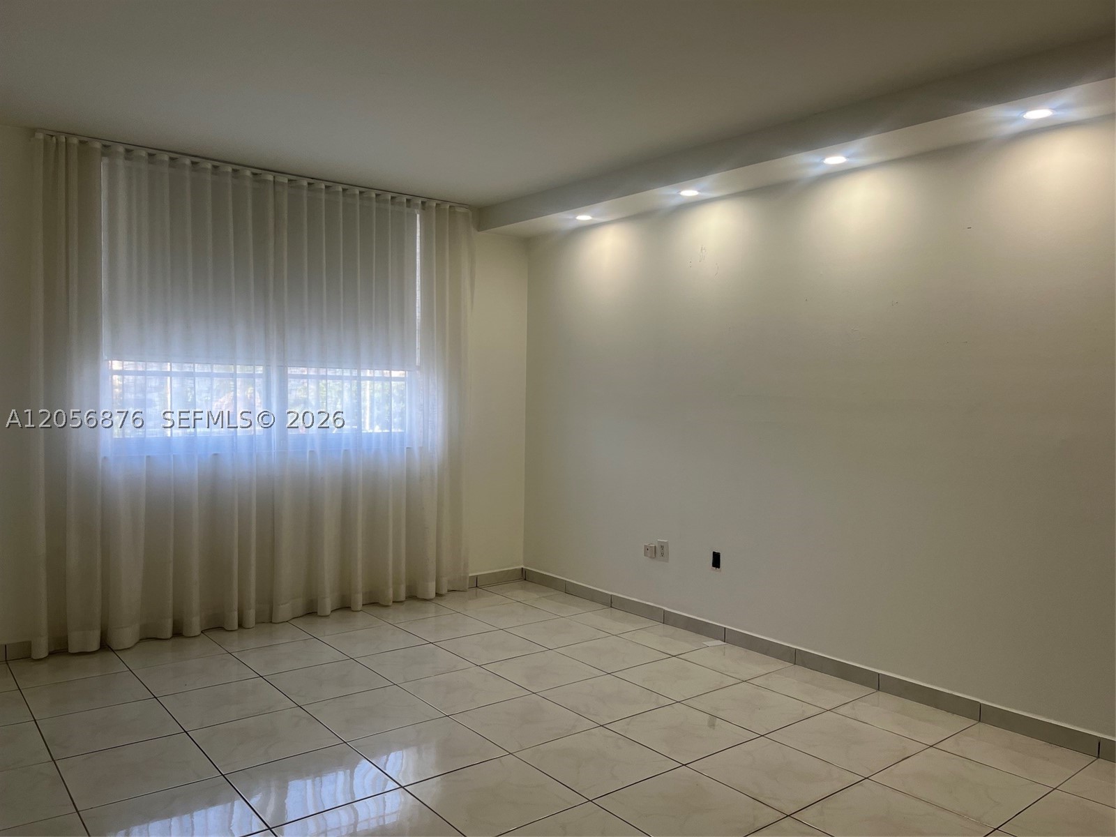ARLEN HOUSE CONDO - Residential