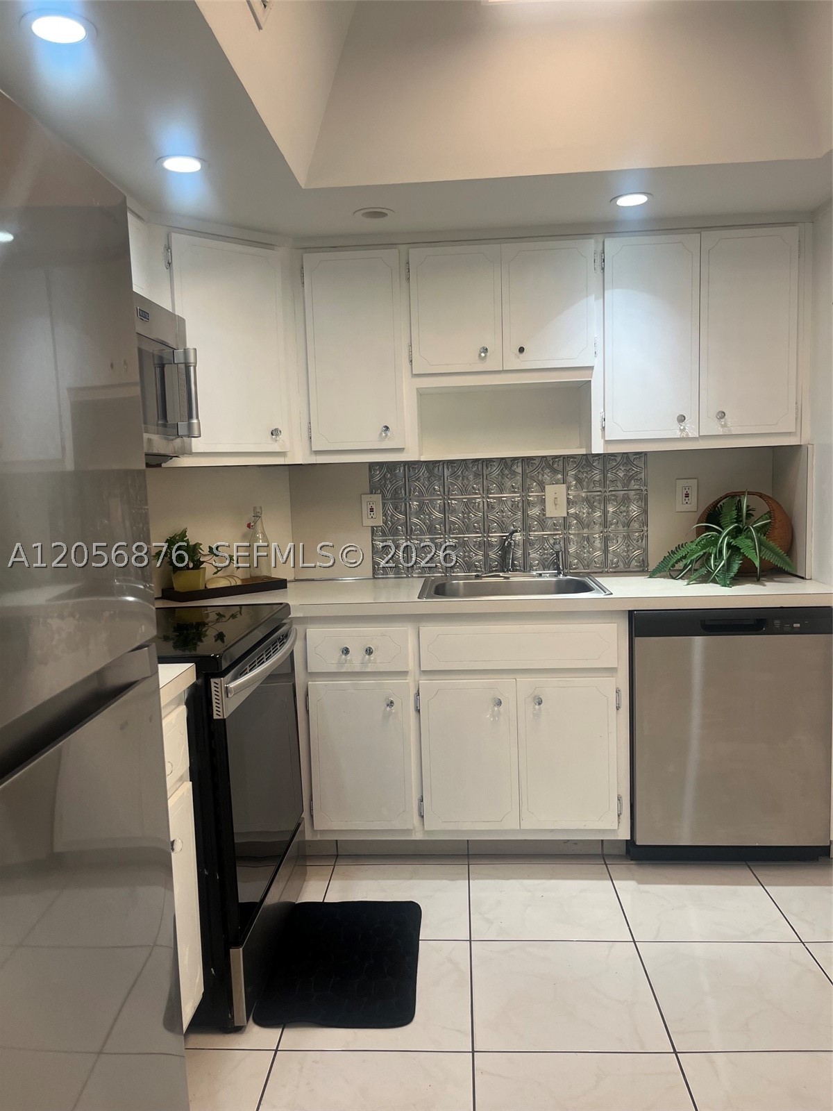 ARLEN HOUSE CONDO - Residential