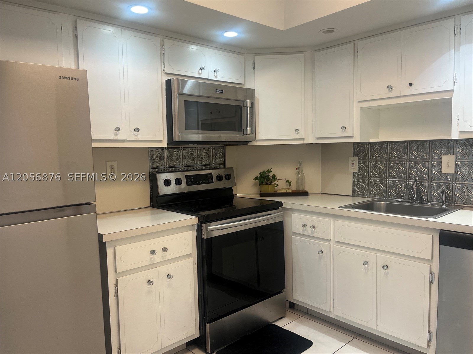 ARLEN HOUSE CONDO - Residential