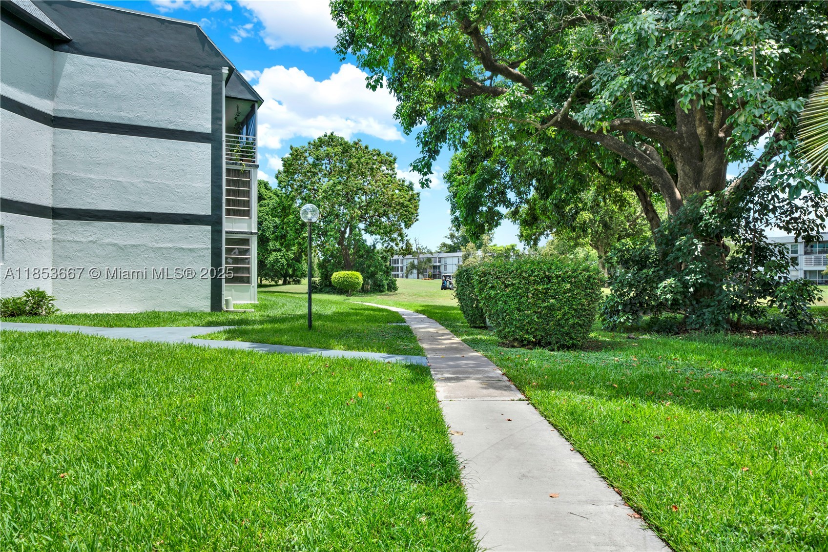SANDS POINT CONDOMINIUM I - Residential