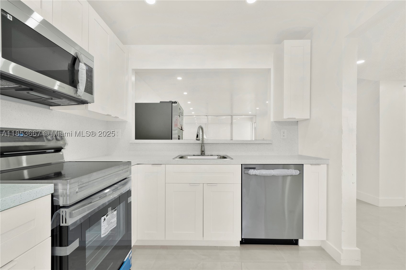SANDS POINT CONDOMINIUM I - Residential