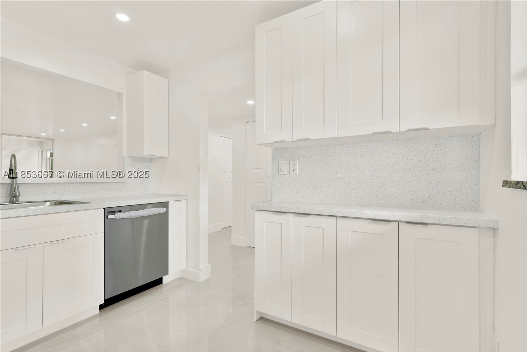 SANDS POINT CONDOMINIUM I - Residential