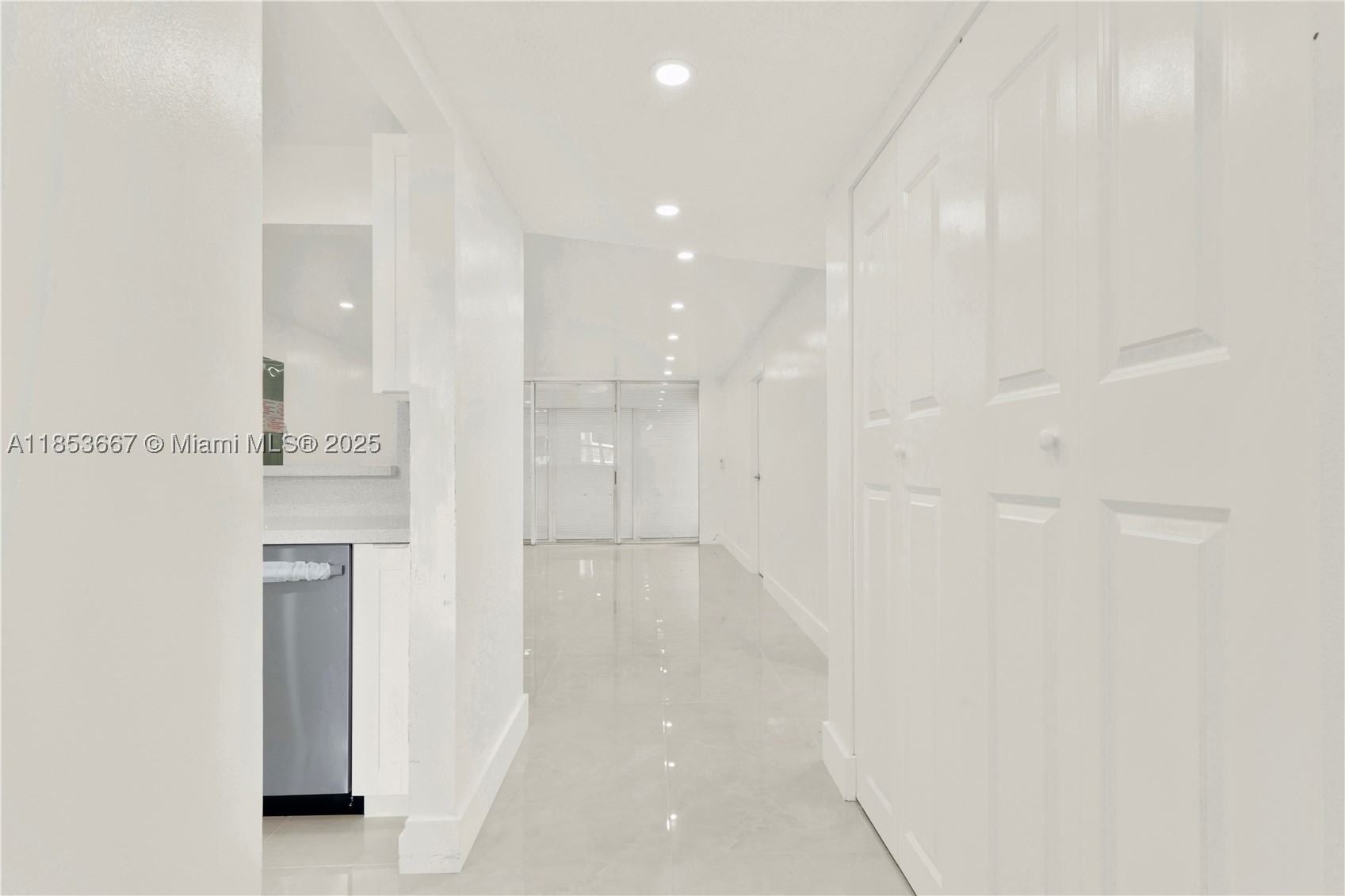 SANDS POINT CONDOMINIUM I - Residential