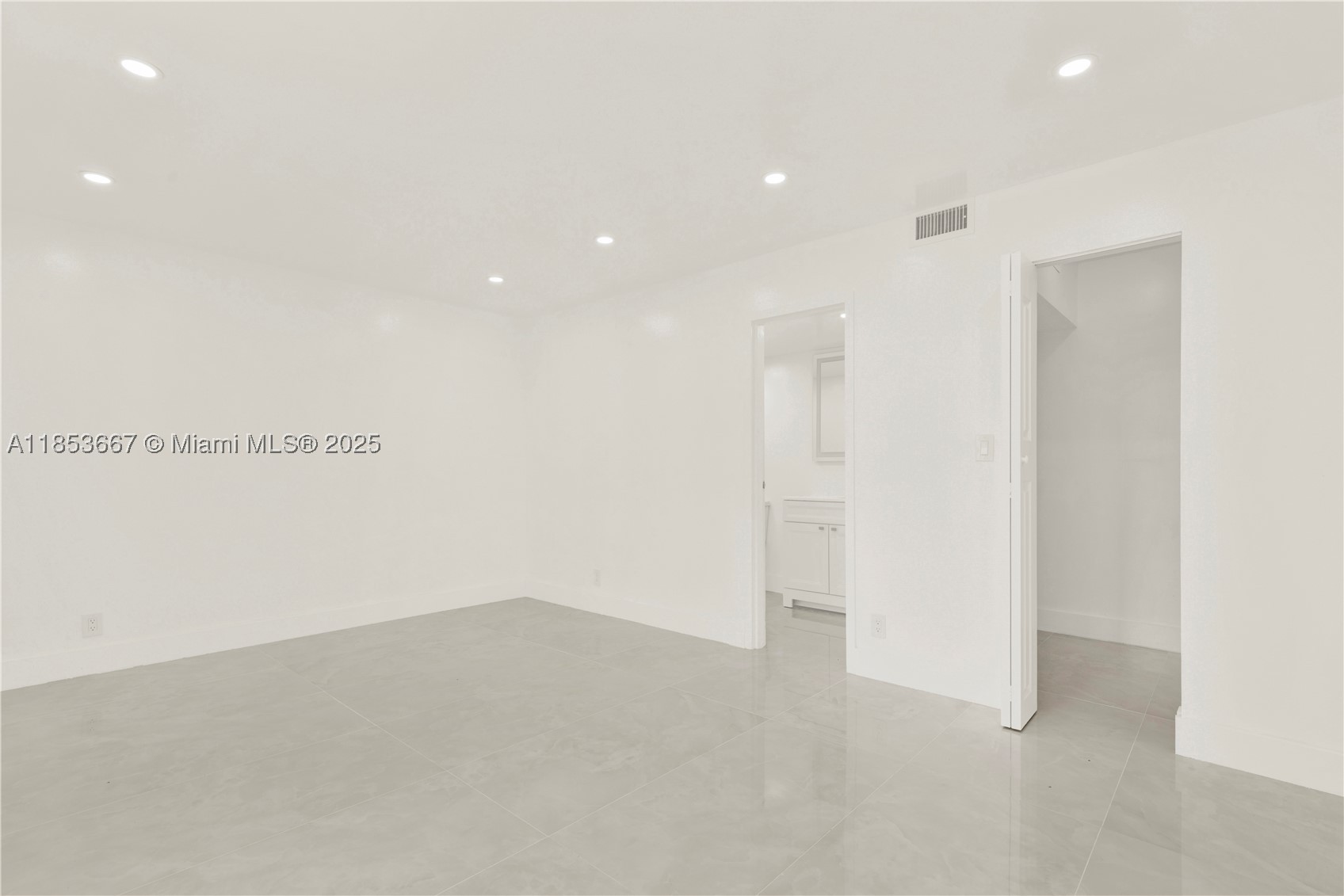 SANDS POINT CONDOMINIUM I - Residential