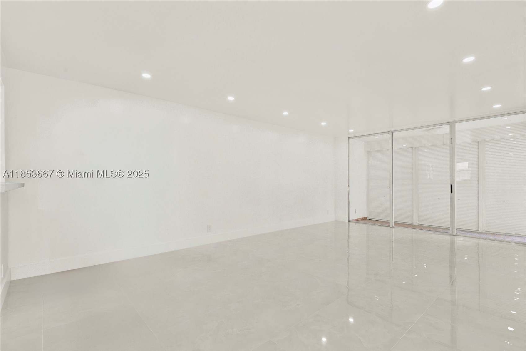 SANDS POINT CONDOMINIUM I - Residential