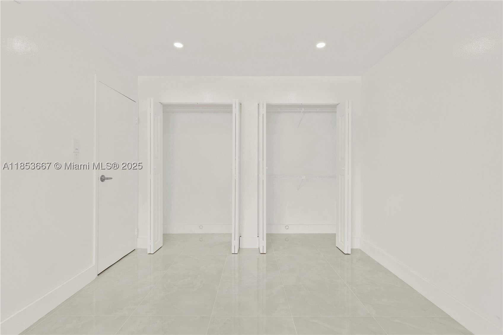 SANDS POINT CONDOMINIUM I - Residential