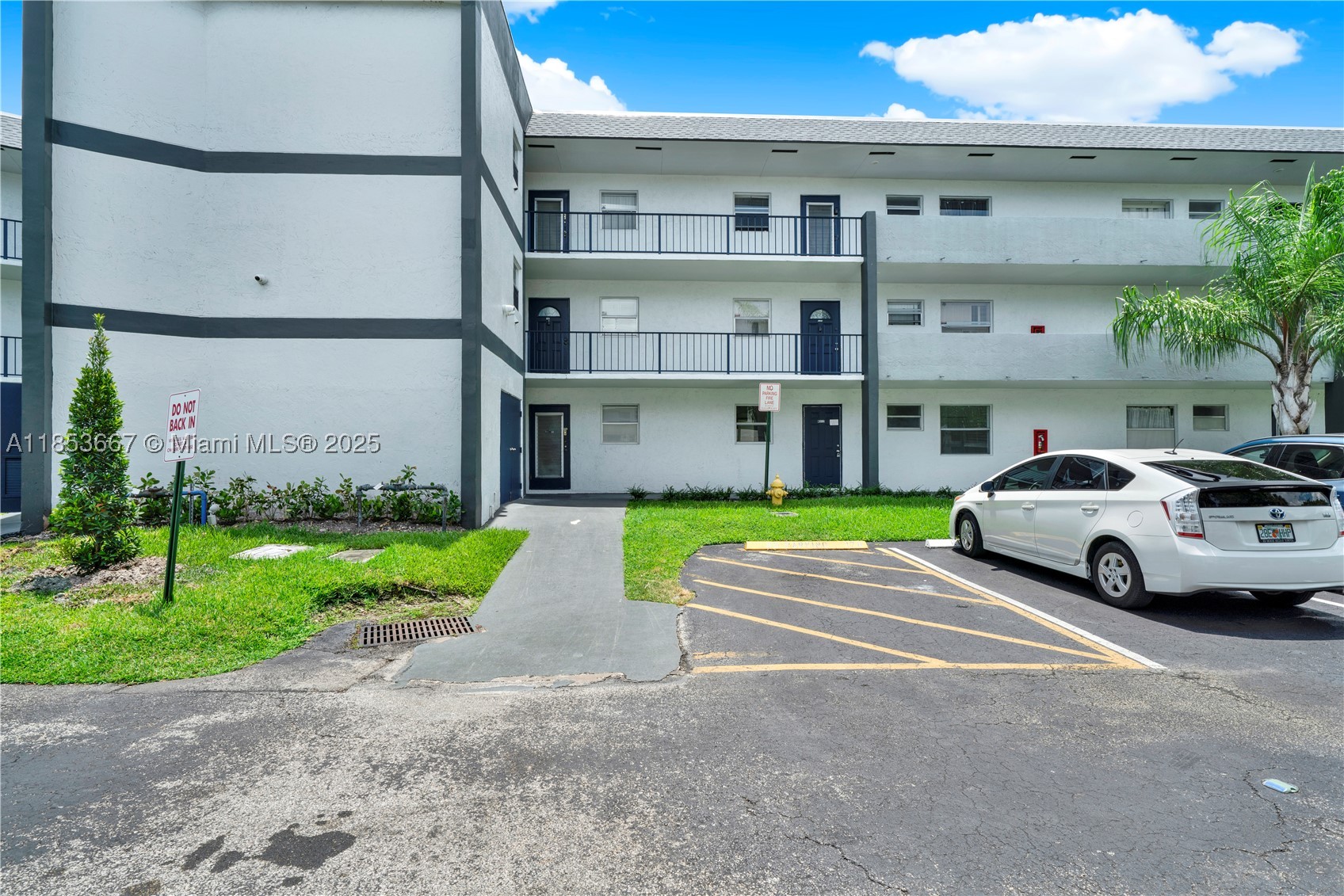SANDS POINT CONDOMINIUM I - Residential